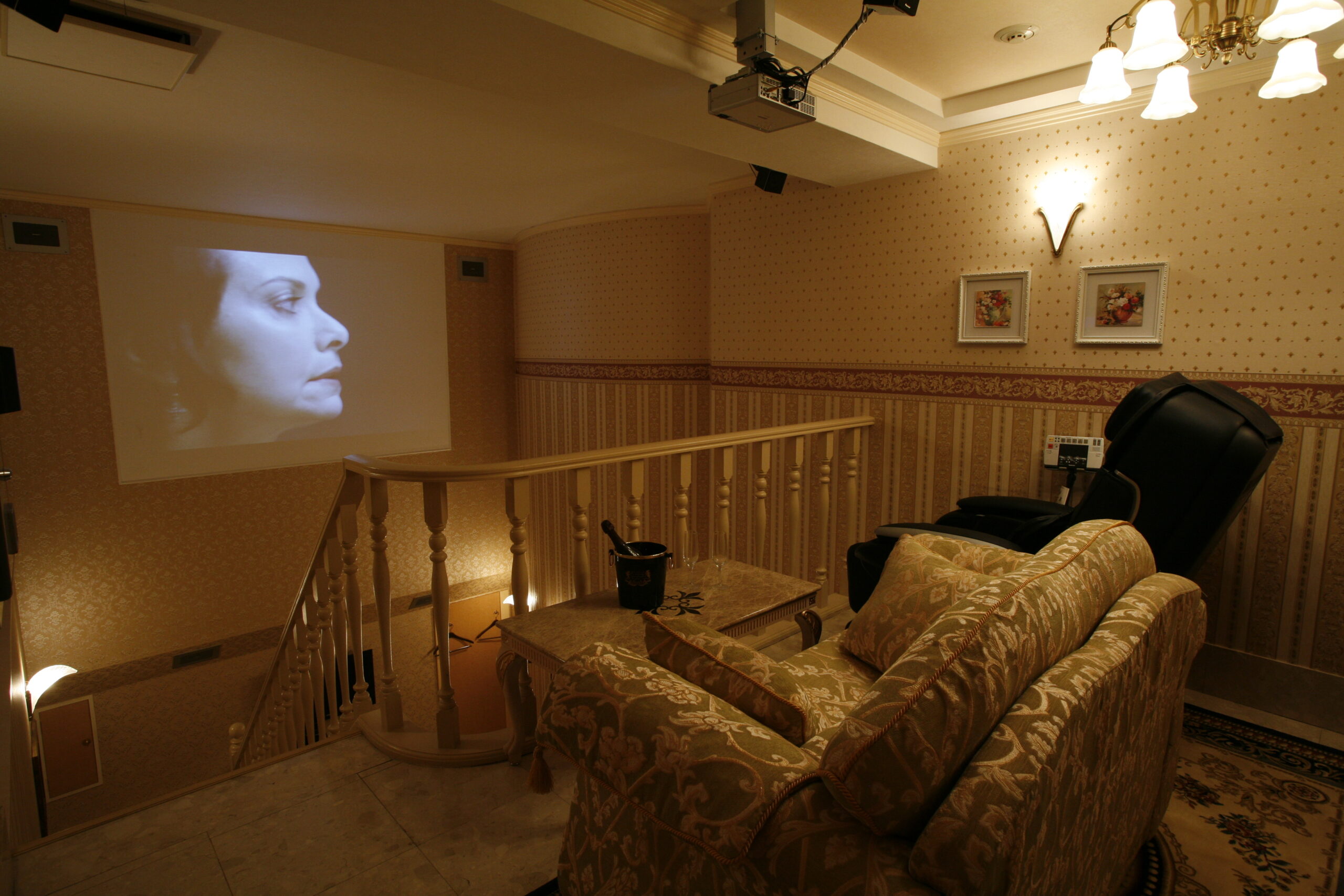 メゾネットルーム